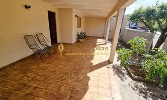 Imagem: Casa de esquina com 2 dormitórios, 2 banheiros