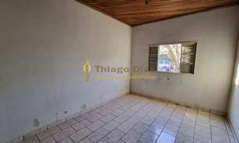 Imagem 6: Casa á venda com 3 dormitórios amplos, 2 salas, 2 banheiros em ótima localização no bairro