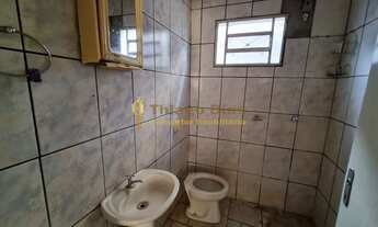 Imagem 7: Casa á venda com 3 dormitórios amplos, 2 salas, 2 banheiros em ótima localização no bairro