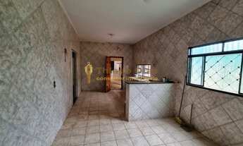 Imagem 7: Casa á venda com edícula no total de 4 dormitórios, quintal, churrasqueira em ótima locali