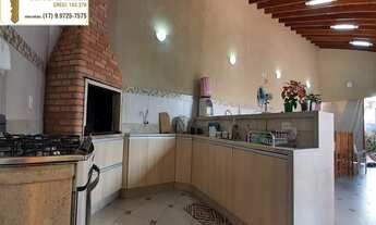 Imagem 2: Casa alto padrão á venda com 4 dormitórios (sendo 2 suítes), 5 vagas, varanda com churrasq