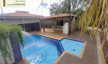 Imagem: Casa alto padrão com piscina, quiosque
