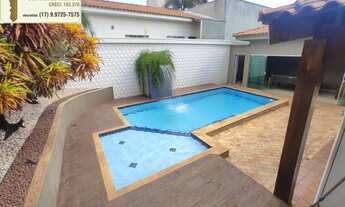 Imagem 2: Casa alto padrão com piscina, quiosque com churrasqueira, 5 vagas, 3 banheiros á venda no