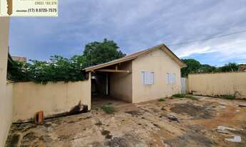 Imagem 3: Casa á venda em ótima localização com 3 dormitórios, amplo espaço na garagem e quintal no