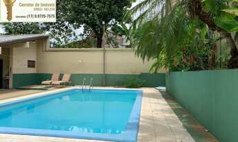 Imagem 3: Casa ampla á venda com 6 dormitórios (sendo 3 suítes), piscina, quiosque com churrasqueira