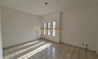 Imagem 4: Casa ampla á venda com 3 dormitórios (sendo 1 suíte) 4 vagas, quintal amplo em ótima local