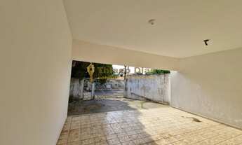 Imagem 3: Casa ampla á venda com 3 dormitórios (sendo 1 suíte) 4 vagas, quintal amplo em ótima local