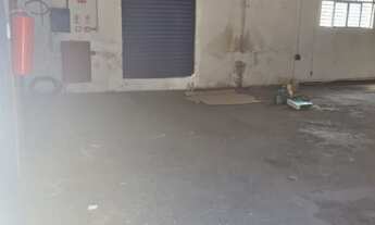 Imagem 4: BAIRRO SINIBALDE prédio/edifício inteiro para alugar 2 banheiros, entrada para caminhão