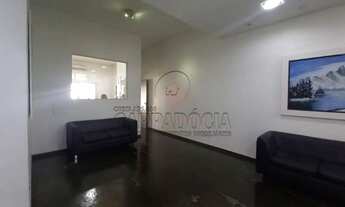 Imagem 2: Casa comercial com 7 salas, recepção, 3 banheiros, refeitório e 4 vagas de garagem. Locali