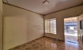 Imagem 4: Casa para locação no Centro de São José do Rio Preto-SP: 2 quartos, 2 salas, 1 banheiro, 1