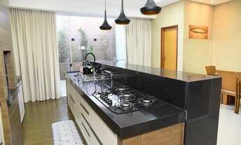 Imagem: Venda de Casa em Condomínio de Alto Padrão