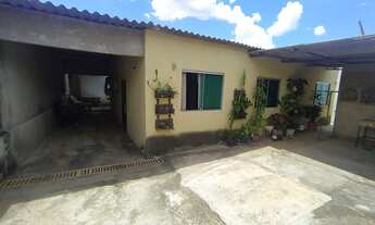 Imagem: Lote de 400 m² com 3 casas - Colônia Agrícola