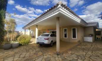 Imagem: EXCELENTE CASA COM 04 QUARTO SENDO 1 SUITE