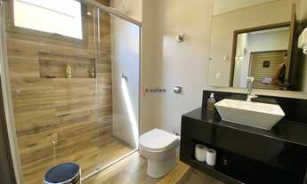 Imagem 4: LUXUOSA CASA COM 04 SUÍTES SENDO 02 SUÍTES COM CLOSET E VARANDA, SALA COM PÉ DIREITO DUPLO