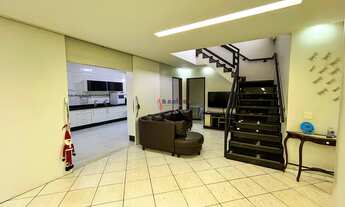 Imagem 5: CASA COM 08 QUARTOS, 02 SUÍTES SENDO 1 COM CLOSET, 832M²,FINO ACABAMENTO, ÁREA VERDE, PISC