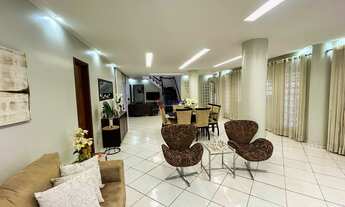 Imagem 3: CASA COM 08 QUARTOS, 02 SUÍTES SENDO 1 COM CLOSET, 832M²,FINO ACABAMENTO, ÁREA VERDE, PISC