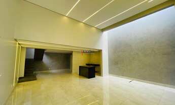 Imagem 3: CASA MODERNA ESCRITURADA COM 3 SUÍTES , FINO ACABAMENTO, SALA PÉ DIREITO DUPLO, LOTE 200M²