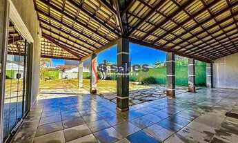 Imagem 2: 3 dormitórios, 1 suítes, 4 banheiro, 6 vagas na garagem, 200M² de Área Construída