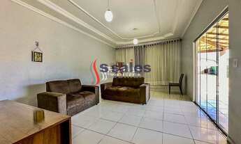 Imagem 3: 3 dormitórios, 1 suítes, 4 banheiro, 6 vagas na garagem, 200M² de Área Construída