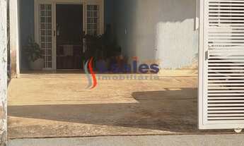 Imagem 2: 3 dormitórios, 1 suítes, 2 banheiro, 3 vagas na garagem, 187M² de Área Construída