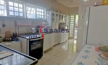 Imagem 7: 3 dormitórios, 1 suítes, 2 banheiro, 3 vagas na garagem, 187M² de Área Construída