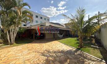 Imagem: 4 dormitórios, 1 suítes, 3 banheiro, 7