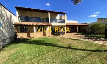 Imagem: 4 dormitórios, 1 suítes, 3 banheiro, 8