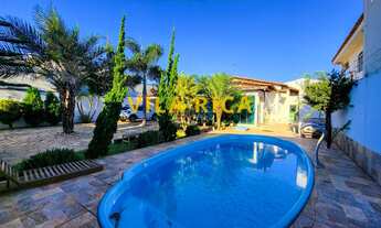 Imagem: Casa com 03 qtos e piscina aquecida na Rua