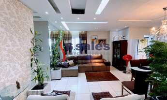 Imagem 3: Cobertura Moderna em Condomínio Fechado com Lazer Completo