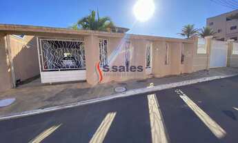 Imagem: Casa Espaçosa em Condomínio Fechado na