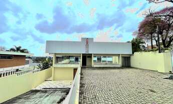 Imagem: Casa comercial no Ahú, Curitiba. São 422,70m2