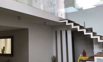 Imagem 2: Casa à venda no Condomínio Parque do Varvito com 190m² de área construída e 260m² de área