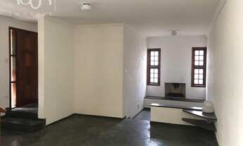 Imagem 1: Casa para locação no Bairro Brasil com 221m² de área construída, sendo 208m² de terreno