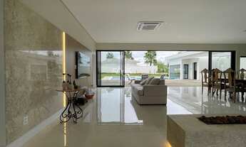 Imagem 7: Casa à venda, 6 suítes, terreno amplo de esquina, 580m2 de construção e 1461m2 de terreno