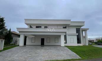 Imagem 2: Casa à venda, 6 suítes, terreno amplo de esquina, 580m2 de construção e 1461m2 de terreno