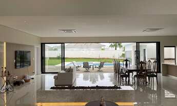 Imagem 6: Casa à venda, 6 suítes, terreno amplo de esquina, 580m2 de construção e 1461m2 de terreno