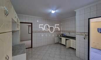 Imagem 4: Sobrado para locação no bairro Jardim Aeroporto, com 200 m² de construção e 3 quartos