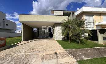 Imagem 1: Casa no condomínio Saint Paul para alugar com 03 suítes, piscina, quintal