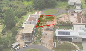 Imagem 1: Terreno à venda no condomínio Villas do Golf, com 401m² de área útil. Excelente lote com ó