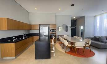 Imagem 6: Lindo imóvel com projeto de Fernanda Santoro à venda no condomínio Villas do Golf com 275m