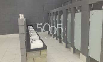 Imagem 5: Galpão industrial disponível para locação com 5000m² de área construída em uma área total