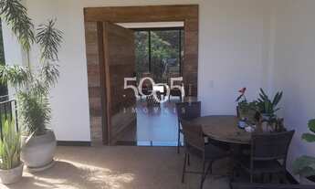 Imagem 3: Casa de condomínio para locação com 4 quartos, sendo 2 suítes, e 3 salas amplas e arejadas