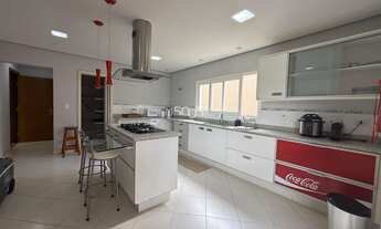 Imagem 6: Sobrado à venda no Condomínio Jardim Theodora com 313m² de construção e 3 suítes