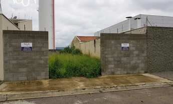 Imagem 1: Excelente terreno com 228m², localização privilegiada, atrás de supermercado e do bairro