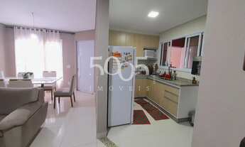 Imagem 2: Sobrada à venda no Bosque Santa Rosa com 210m2 construídos e 160m2 de terreno. Conta com 2