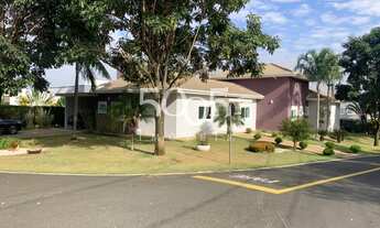 Imagem: Linda casa térrea à venda no condomínio