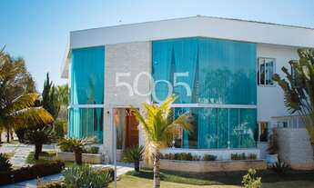 Imagem: Casa à venda com 700m2 de área construída