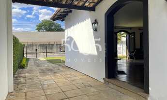 Imagem 2: Linda casa colonial à venda no Centro de Itu com 190m² de área construída e 562m² de área