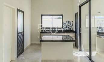 Imagem 7: Casa à venda no Condomínio Portal dos Bandeirantes em Salto, com 195m² de área construída