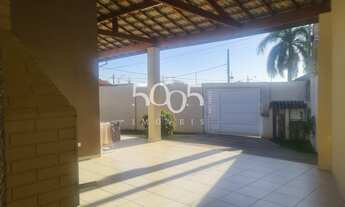 Imagem 7: Belíssima casa localizada na esquina da rua viabilizando uma área e um planejamento de con